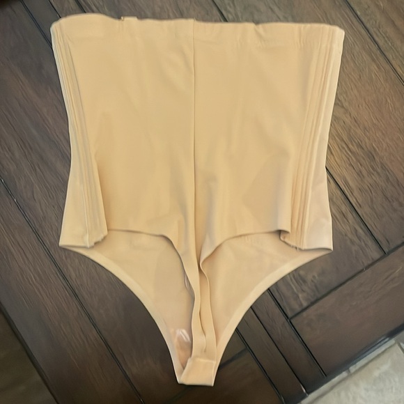 Never worn! HoneyLove super power thong, shapewear - Picture 2 of 4